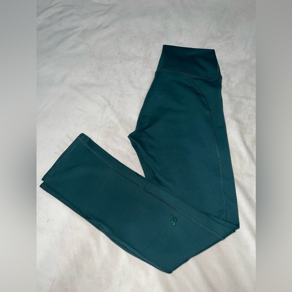 Fabletics Define Powerhold Split Hem Flare Pants Size: M/Short